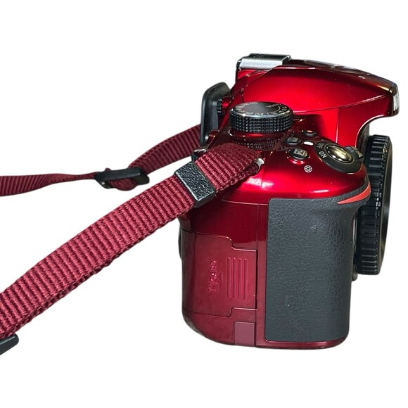 EXC++ RED Nikon D3200 Digital SLR Camera Body Only - Picture 5 of 16